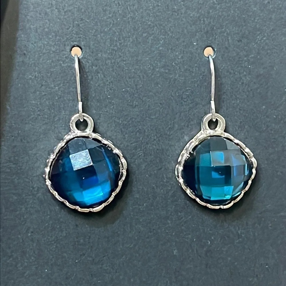 Earrings Montana Deep Blue silver tone Faceted Dangle jewelry